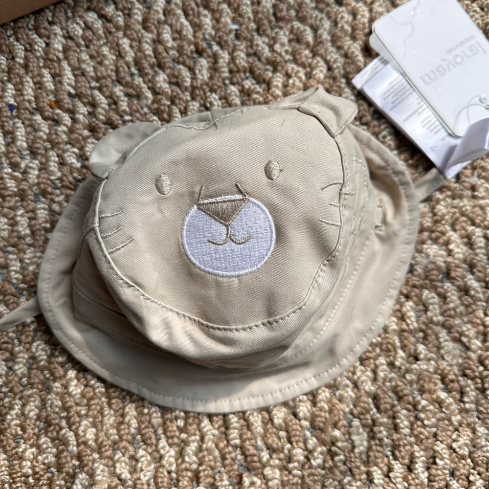 BNWT Mayoral bucket hat